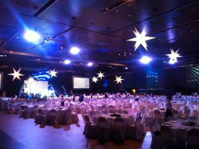 Надувные Звезды с внутренней подсветкой. Оформление Новогоднего мероприятия в FORUM-EXPO (г. Санкт Петербург)