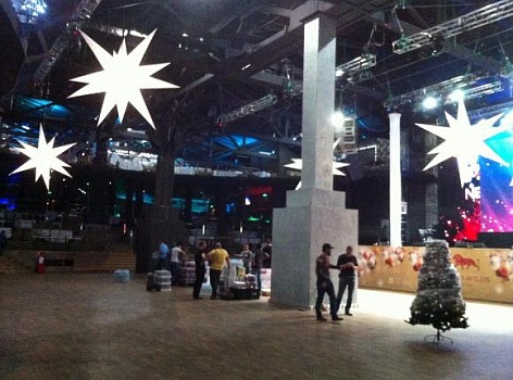 Надувные Звезды с внутренней подсветкой. Оформление Новогоднего мероприятия в клубе SPACE MOSCOW